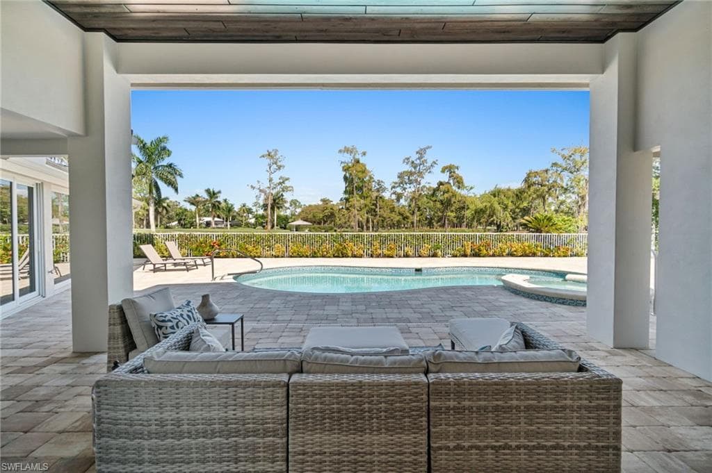 4467 Silver Fox Dr, Naples, FL 34119-34