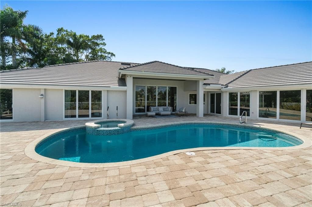 4467 Silver Fox Dr, Naples, FL 34119-35