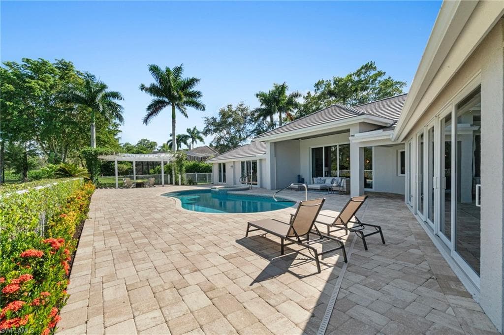 4467 Silver Fox Dr, Naples, FL 34119-37