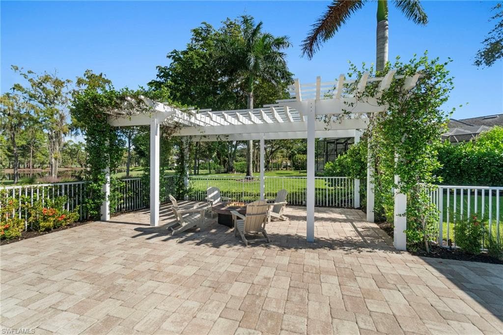 4467 Silver Fox Dr, Naples, FL 34119-39