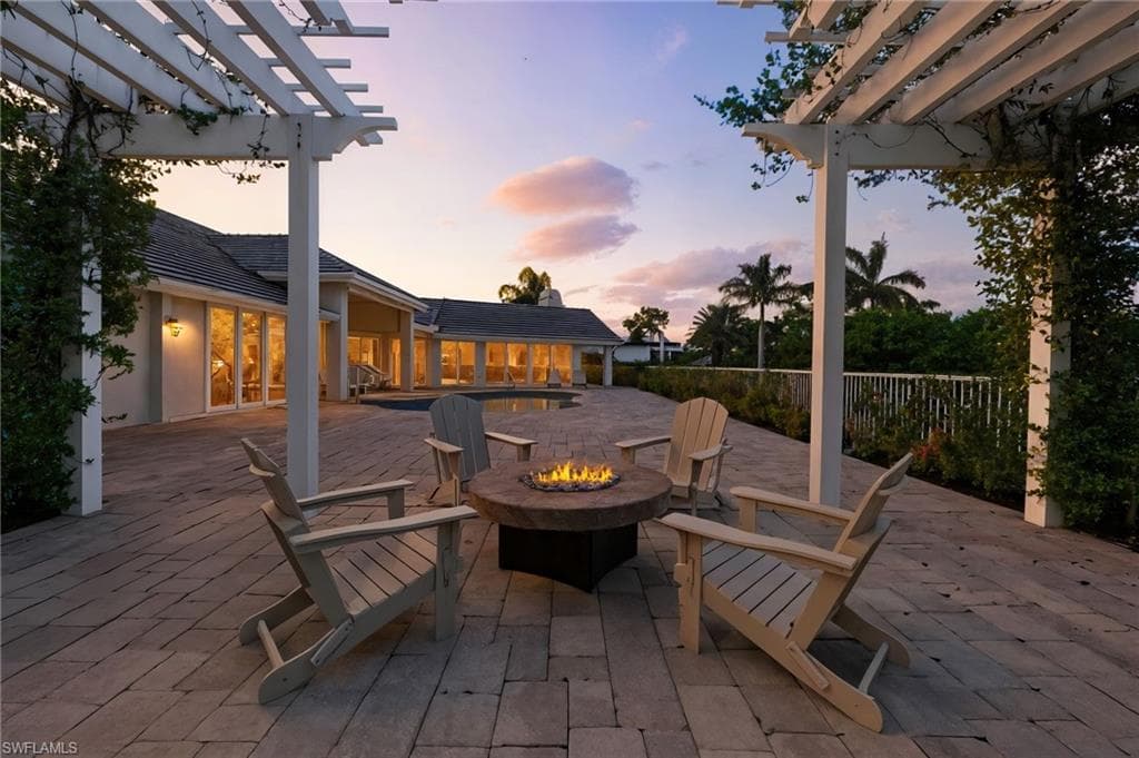 4467 Silver Fox Dr, Naples, FL 34119-40