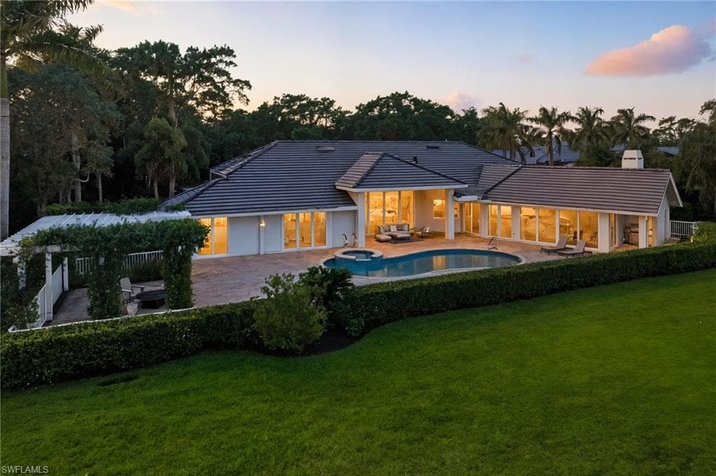 4467 Silver Fox Dr, Naples, FL 34119-41