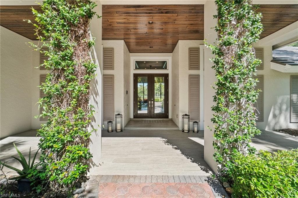 4467 Silver Fox Dr, Naples, FL 34119-43
