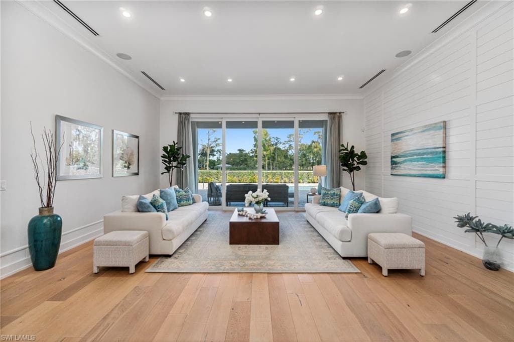 4467 Silver Fox Dr, Naples, FL 34119-5