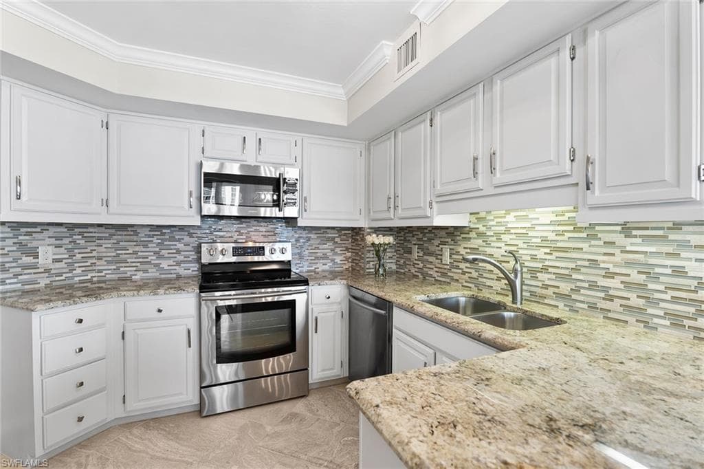 4551 Gulf Shore Blvd N 400, Naples, FL 34103-8