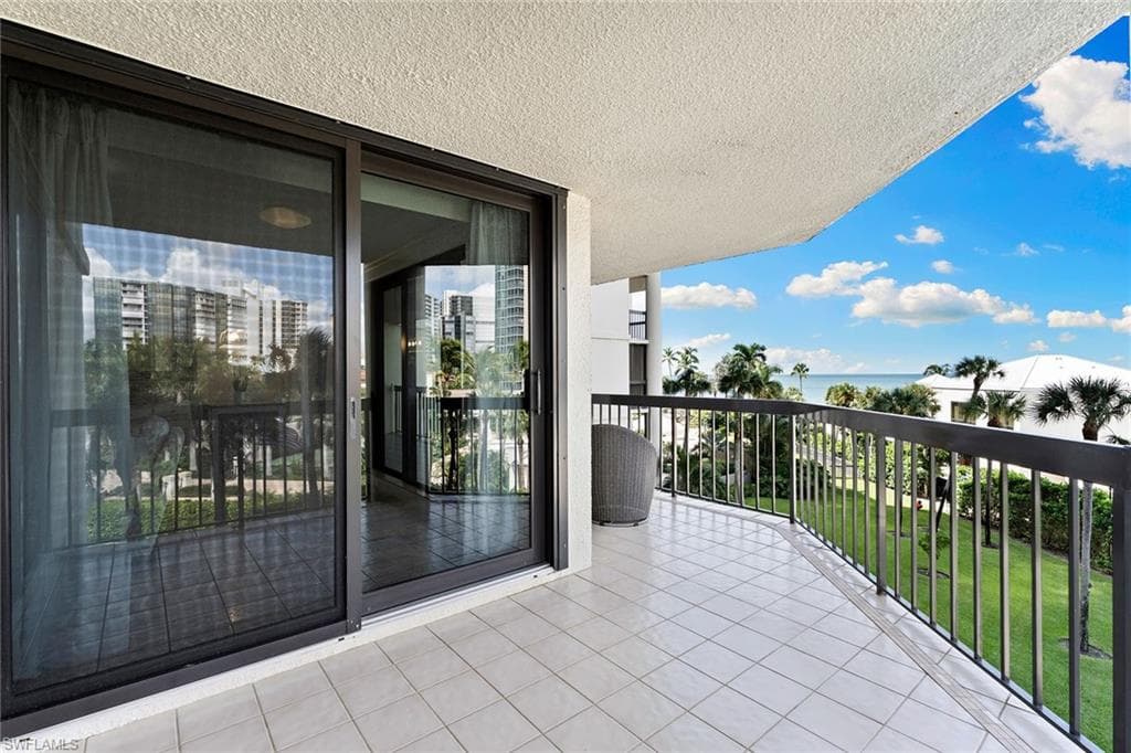4551 Gulf Shore Blvd N 400, Naples, FL 34103-16