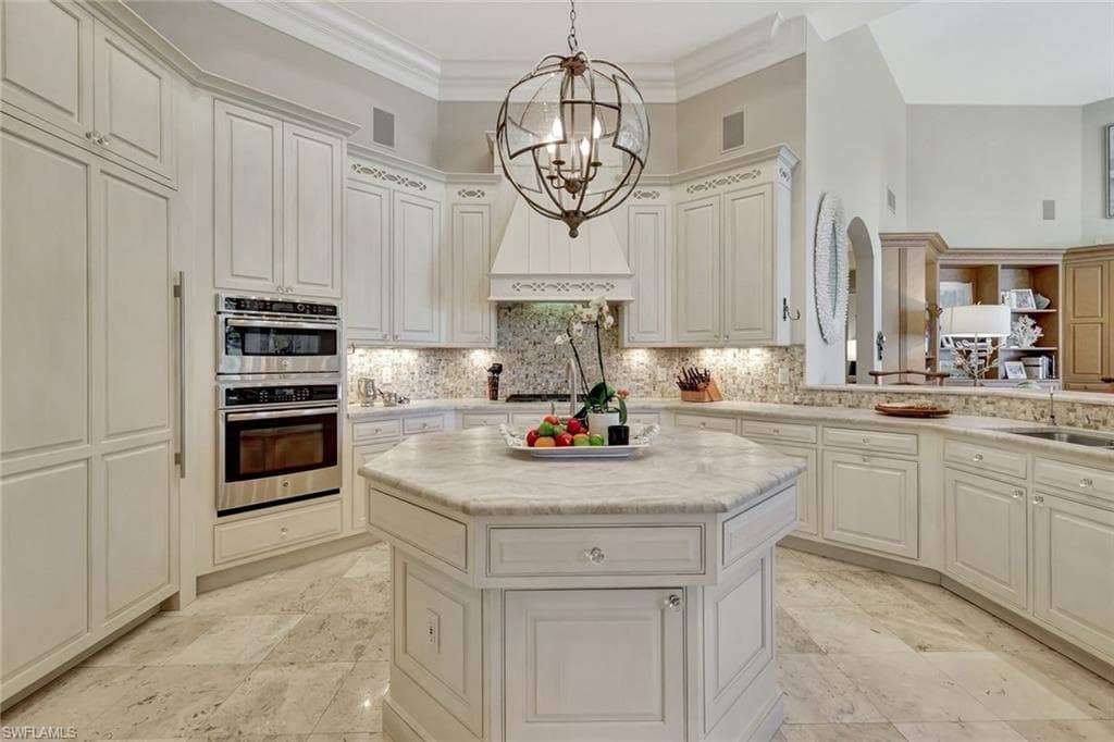 7261 Tilden Ln, Naples, FL 34108-19