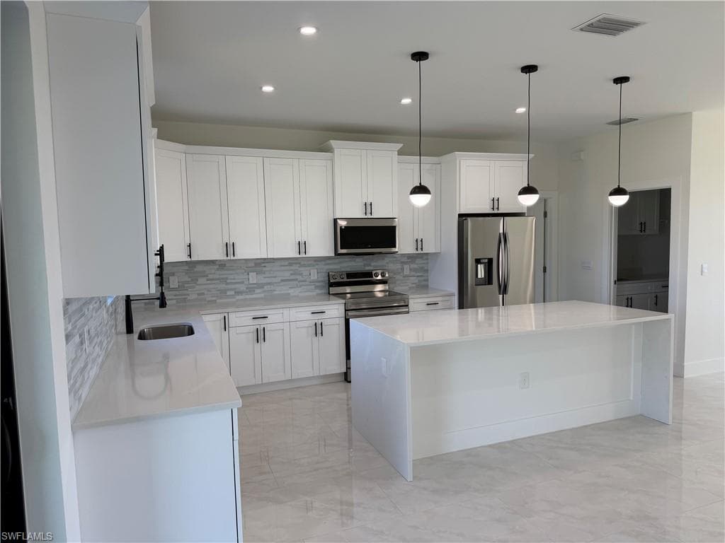 817 Atherton Ave, Lehigh Acres, FL 33971-8