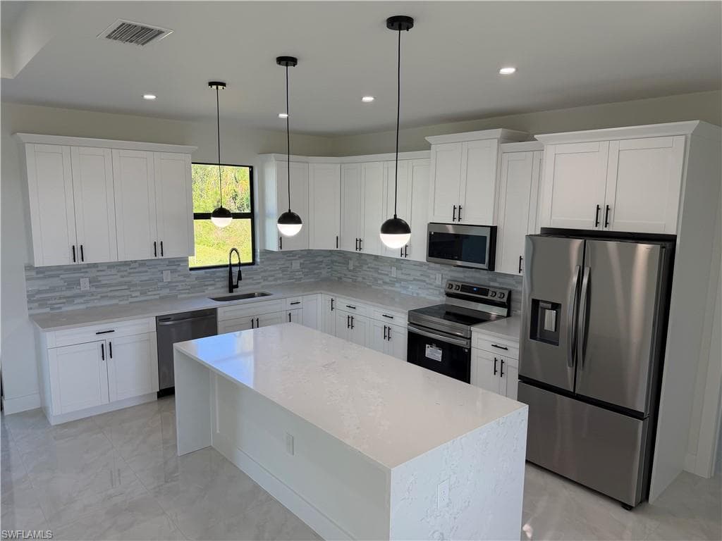 817 Atherton Ave, Lehigh Acres, FL 33971-9
