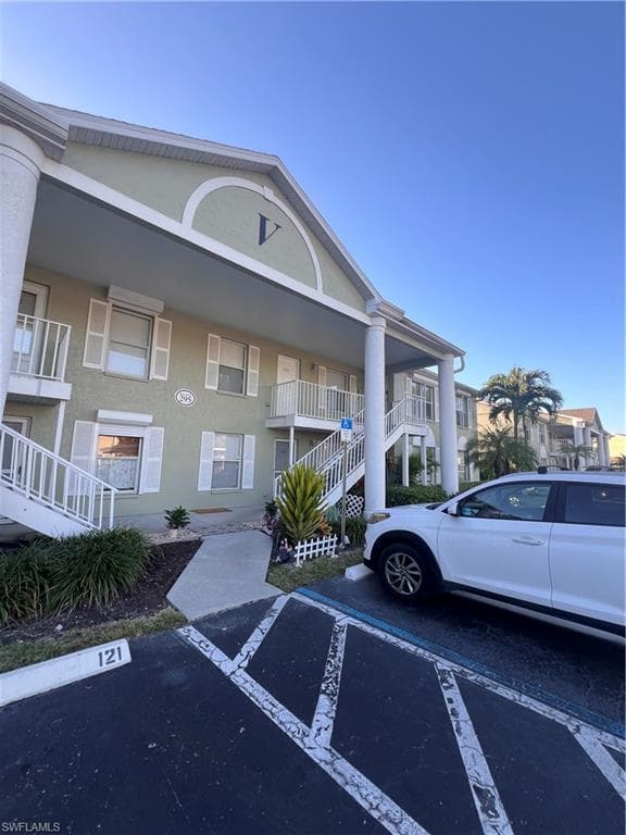 295 Quail Forest Blvd 119, Naples, FL 34105-21