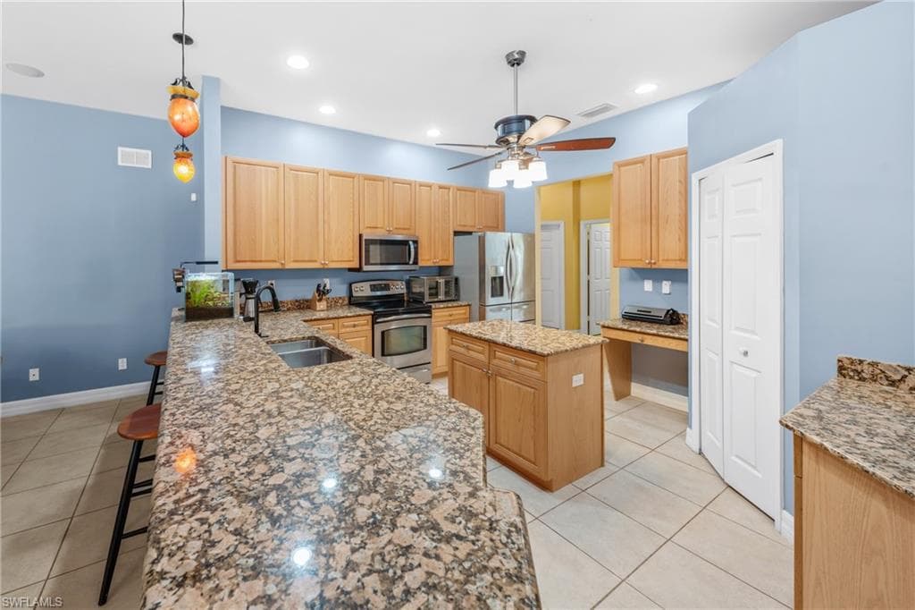 615 12th Ave NE, Naples, FL 34120-11