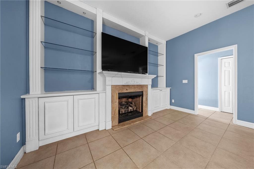 615 12th Ave NE, Naples, FL 34120-13