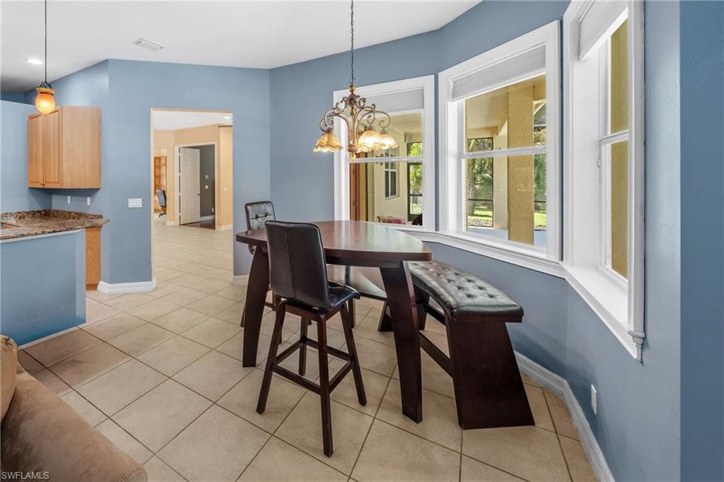 615 12th Ave NE, Naples, FL 34120-15