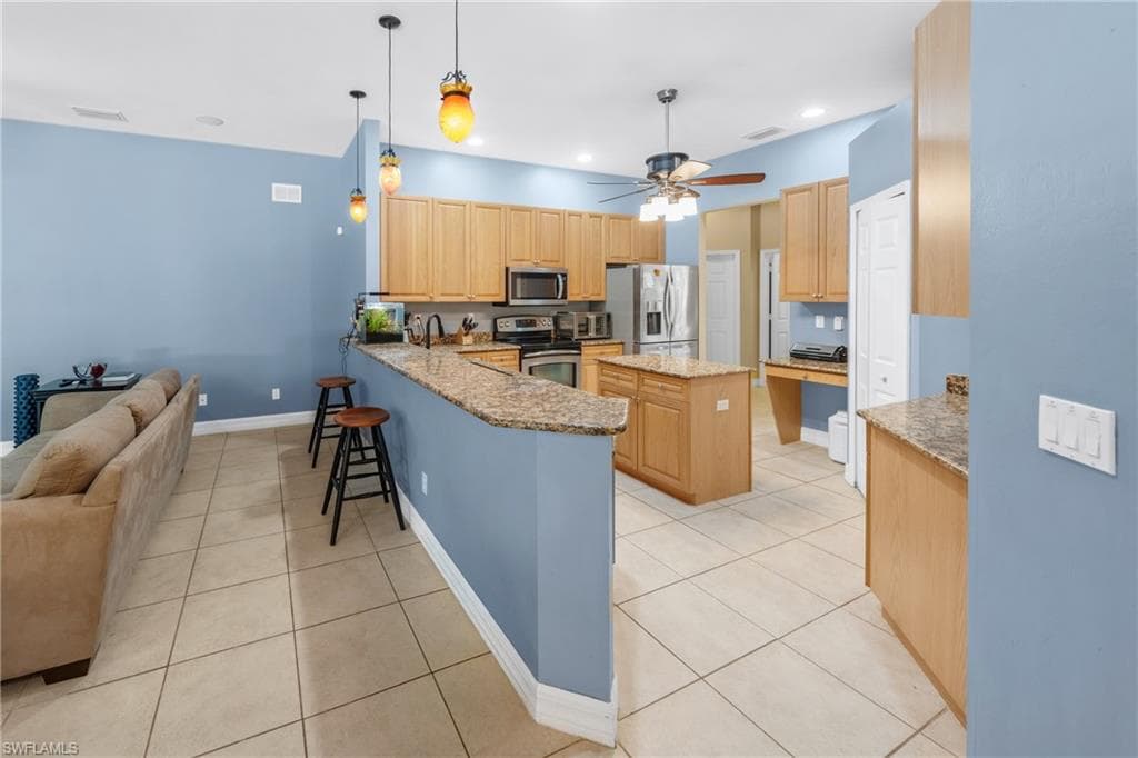 615 12th Ave NE, Naples, FL 34120-16