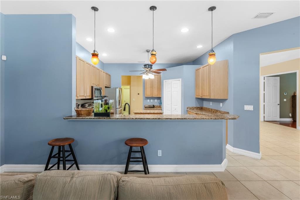 615 12th Ave NE, Naples, FL 34120-18