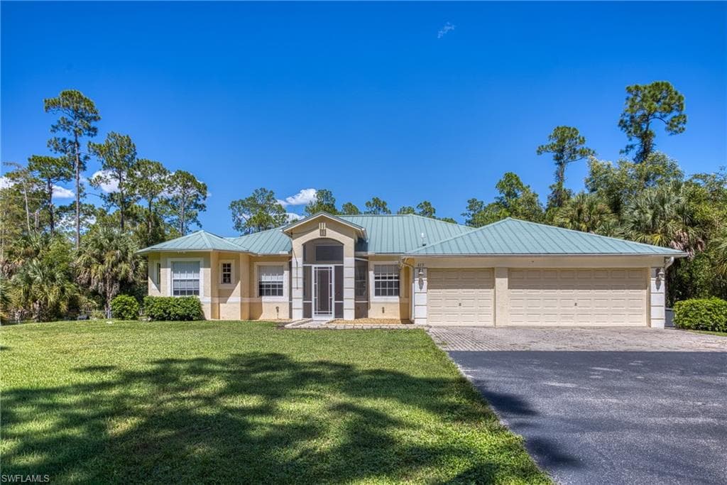 615 12th Ave NE, Naples, FL 34120-1