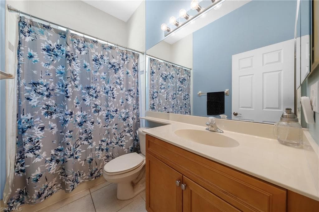 615 12th Ave NE, Naples, FL 34120-30