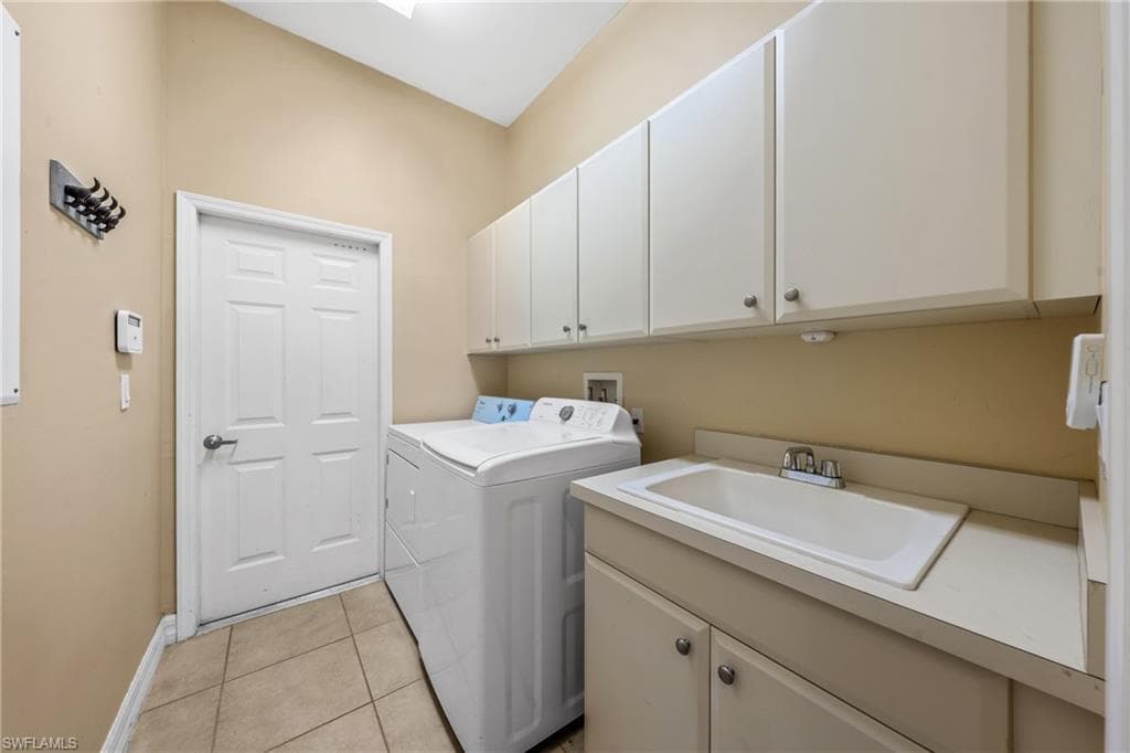 615 12th Ave NE, Naples, FL 34120-34