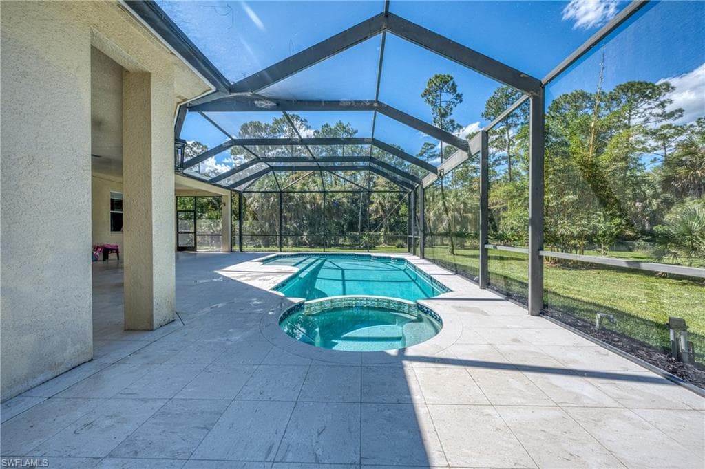 615 12th Ave NE, Naples, FL 34120-39