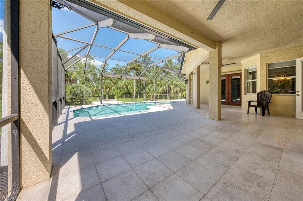 615 12th Ave NE, Naples, FL 34120-40