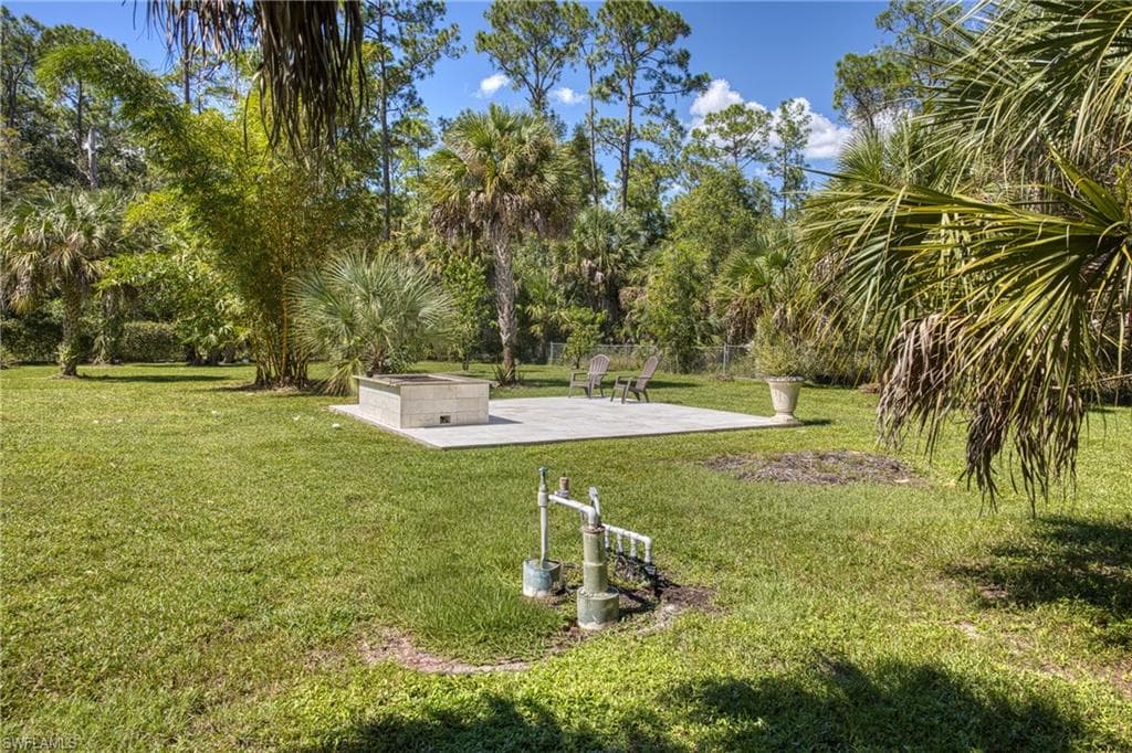 615 12th Ave NE, Naples, FL 34120-43