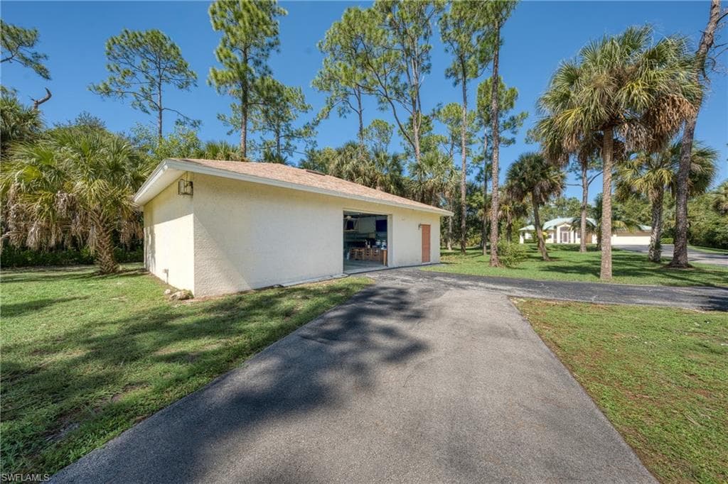 615 12th Ave NE, Naples, FL 34120-4