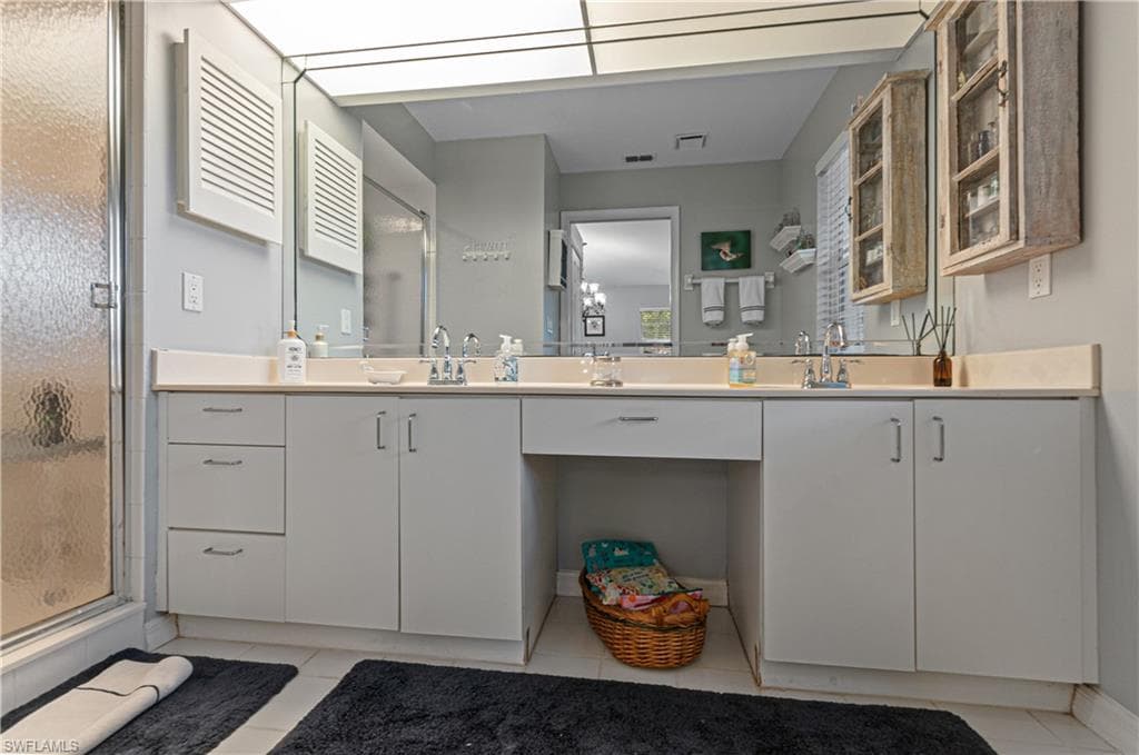 2440 Old Groves Rd C201, Naples, FL 34109-14