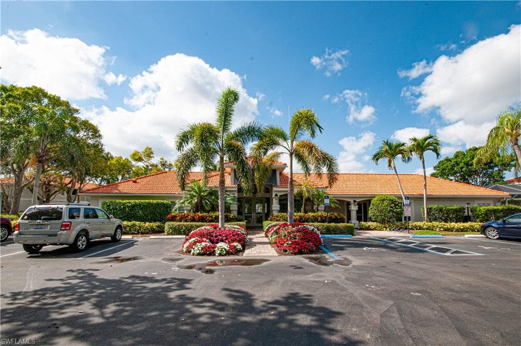 2440 Old Groves Rd C201, Naples, FL 34109-28