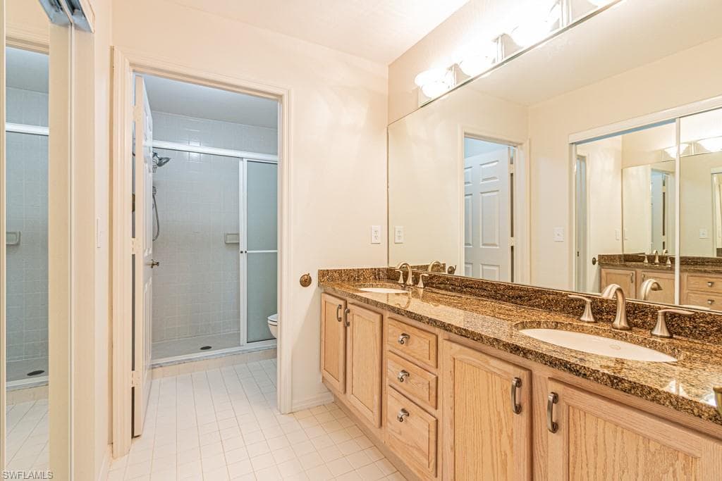 736 Wiggins Lake Dr 202, Naples, FL 34110-19