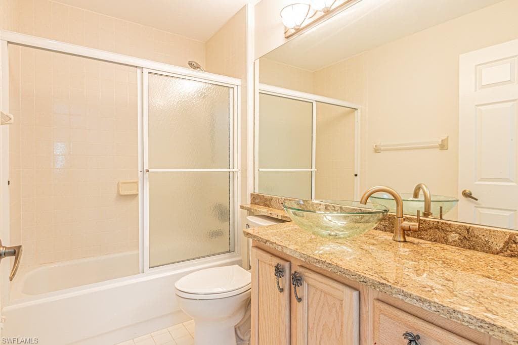 736 Wiggins Lake Dr 202, Naples, FL 34110-25