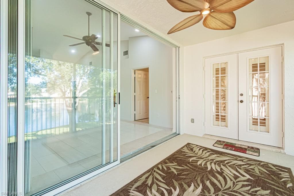 736 Wiggins Lake Dr 202, Naples, FL 34110-31