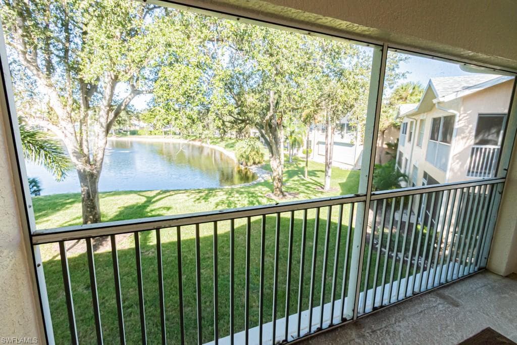 736 Wiggins Lake Dr 202, Naples, FL 34110-33