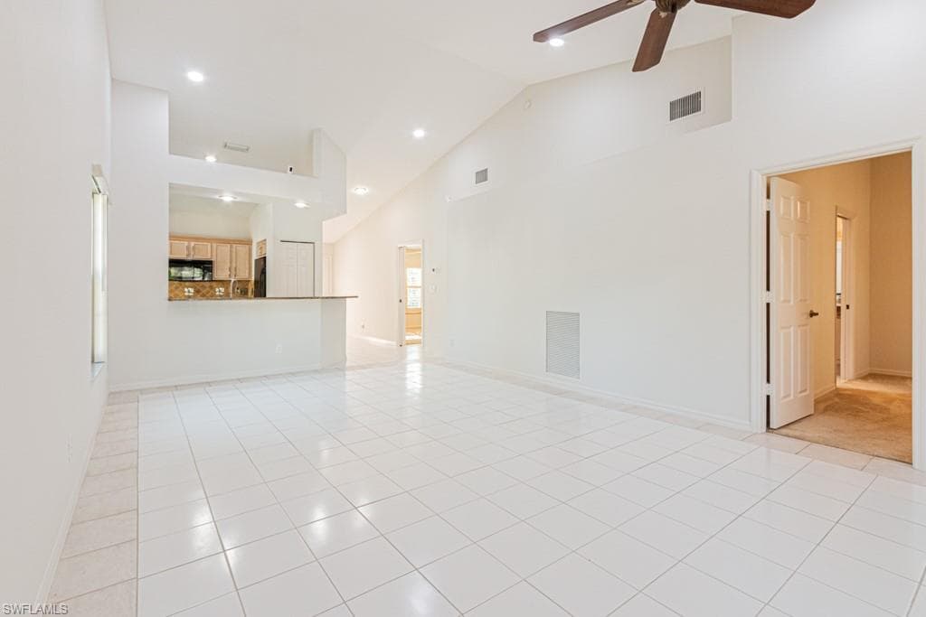 736 Wiggins Lake Dr 202, Naples, FL 34110-2