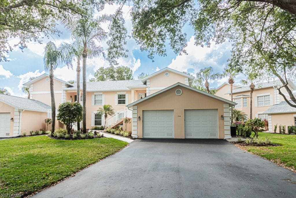 736 Wiggins Lake Dr 202, Naples, FL 34110-44