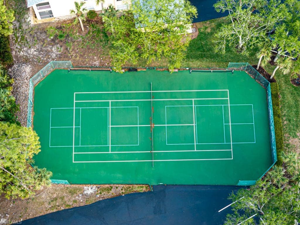 736 Wiggins Lake Dr 202, Naples, FL 34110-47