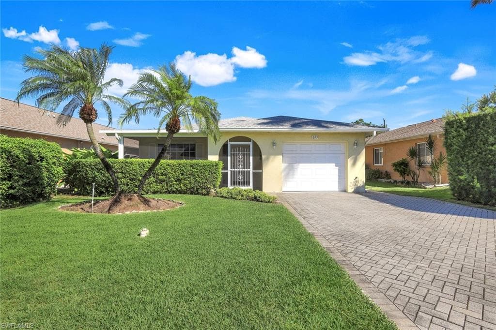 623 98th Ave N, Naples, FL 34108-12