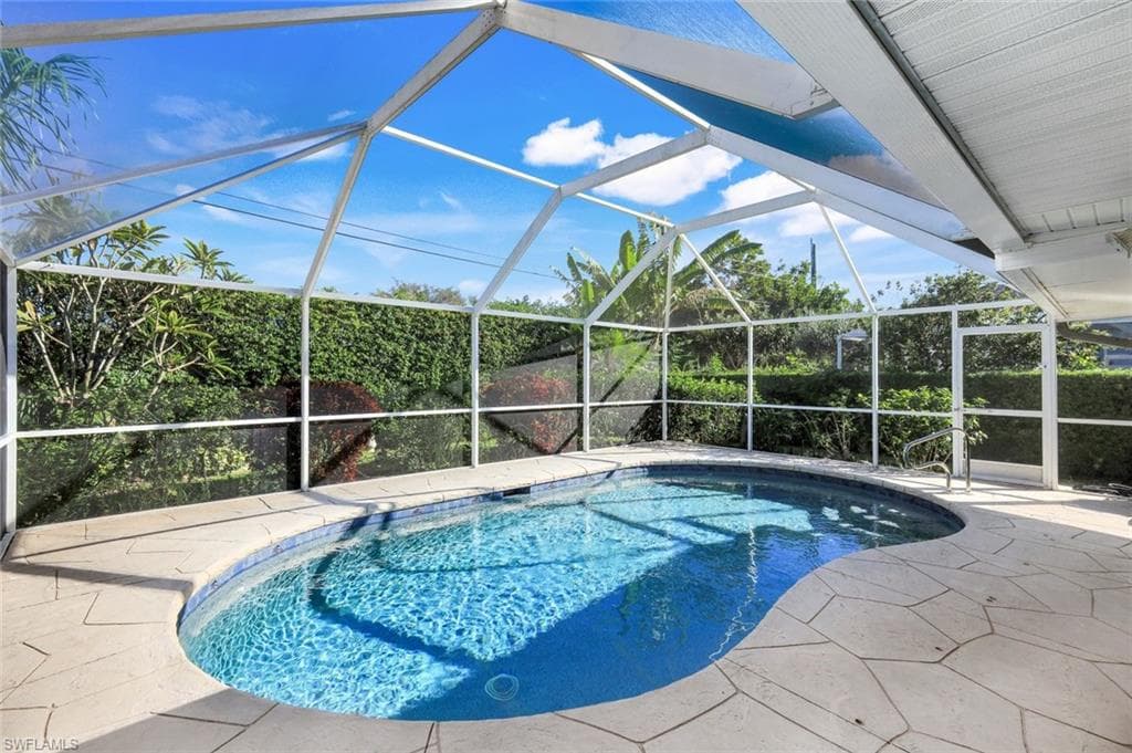 623 98th Ave N, Naples, FL 34108-1