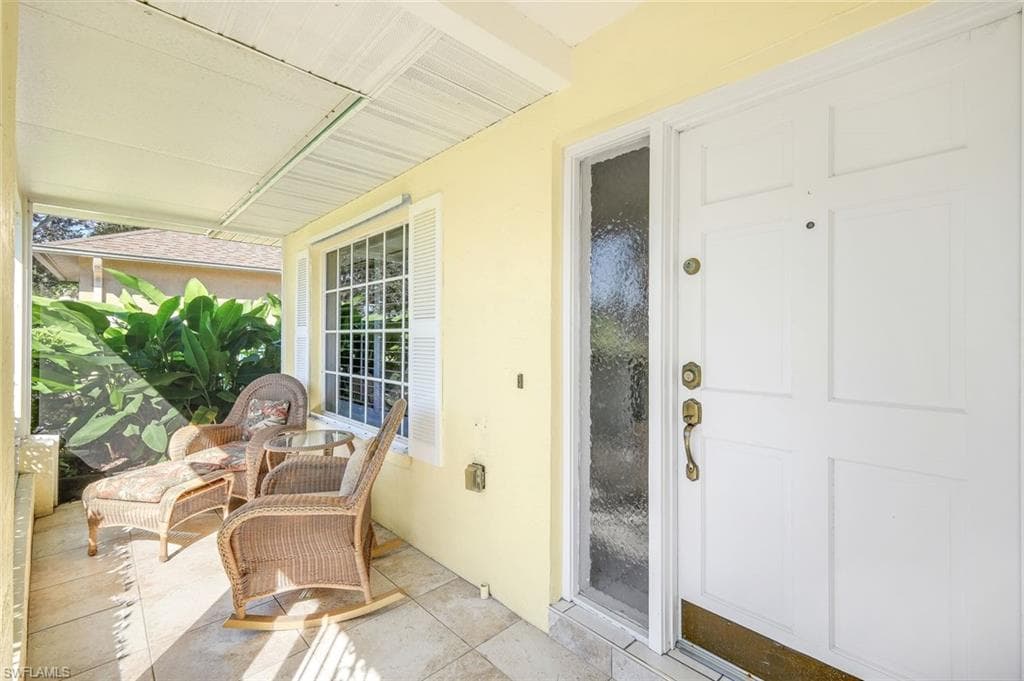 623 98th Ave N, Naples, FL 34108-2