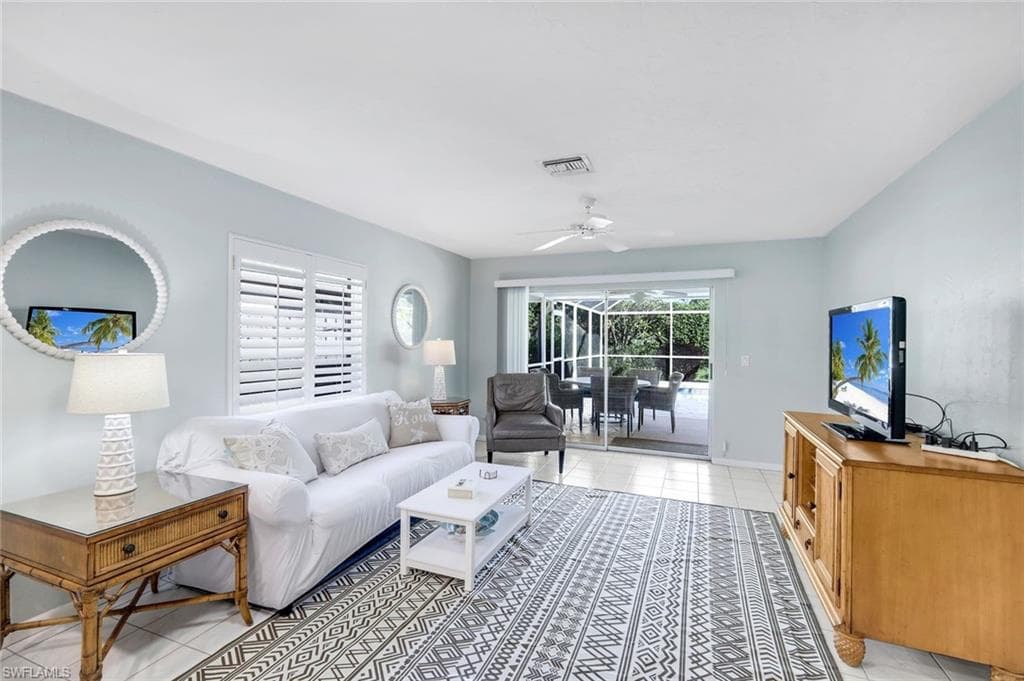 623 98th Ave N, Naples, FL 34108-3