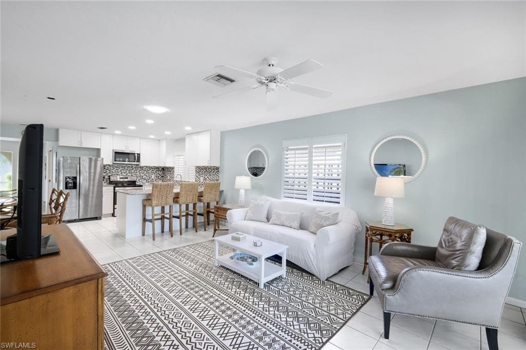 623 98th Ave N, Naples, FL 34108-4
