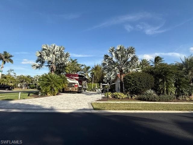 4840 Carriage Ct, Naples, FL 34114-1