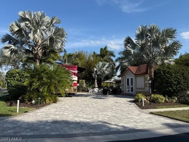 4840 Carriage Ct, Naples, FL 34114-2