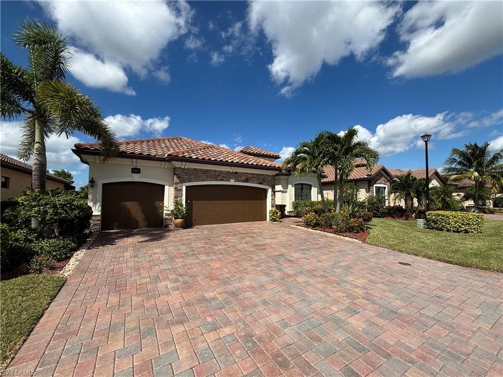28058 Kerry Ct, Bonita Springs, FL 34135-36