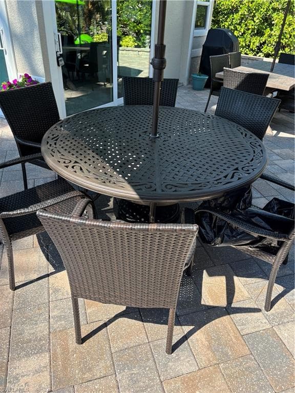 4895 Southern Breeze Dr, Naples, FL 34114-8