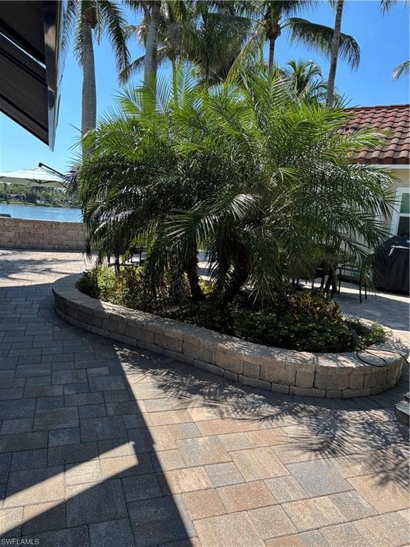 4895 Southern Breeze Dr, Naples, FL 34114-1