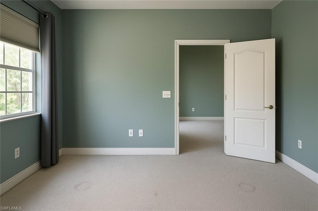 700 Luisa Ln 2, Naples, FL 34104-26