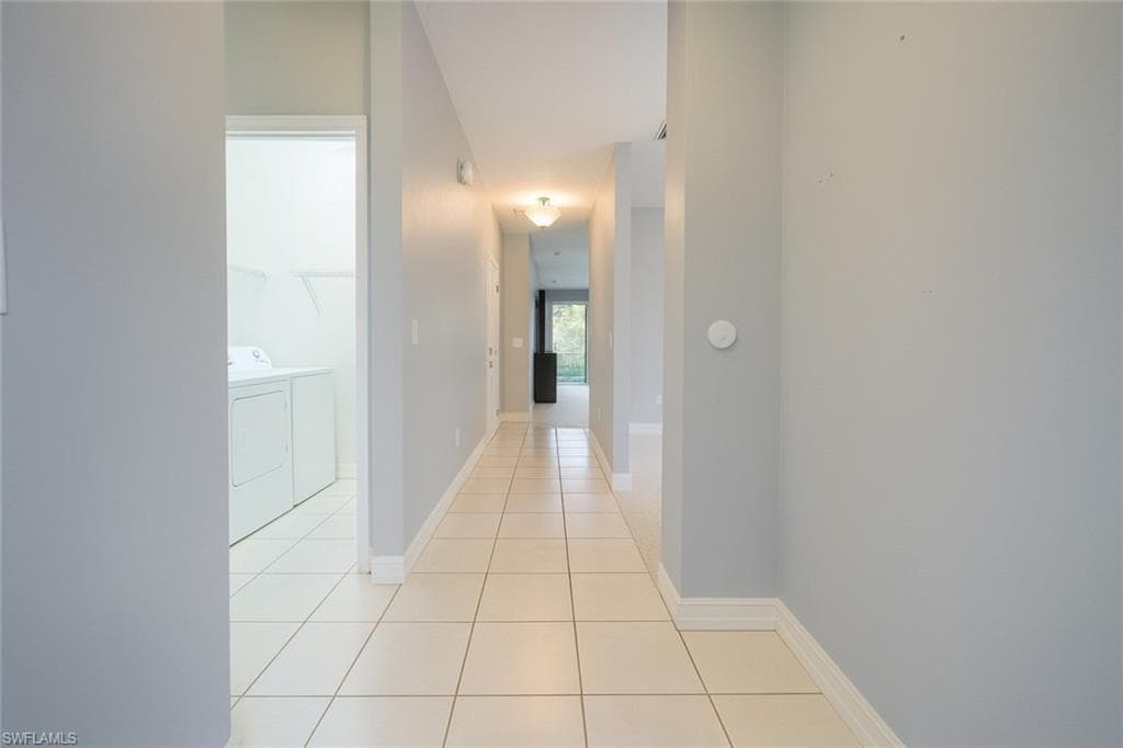 700 Luisa Ln 2, Naples, FL 34104-5