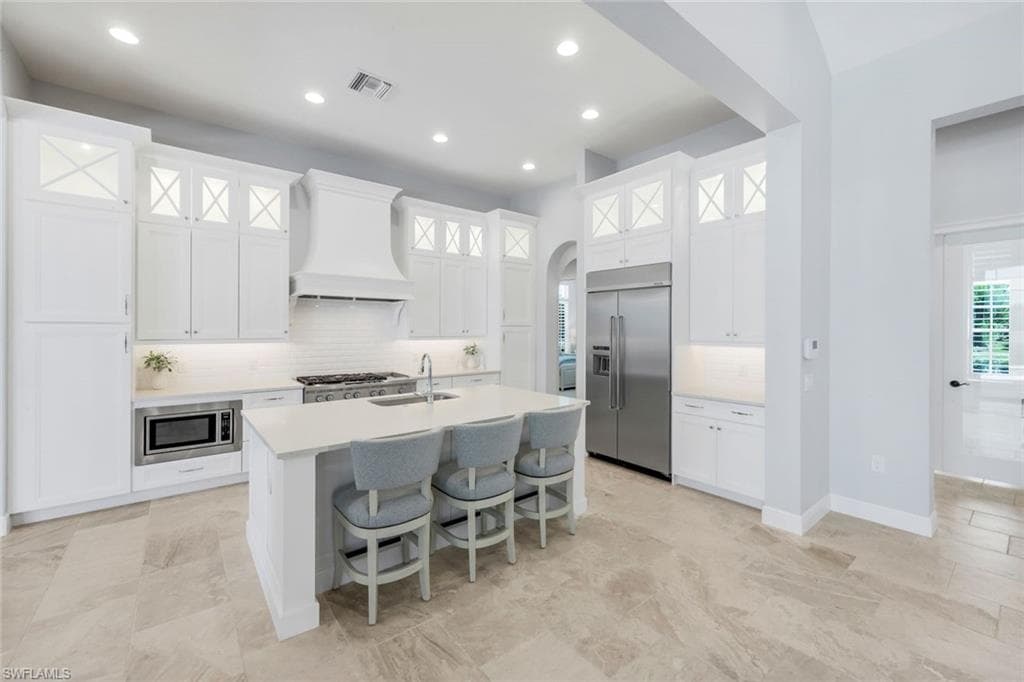 3233 Tavolara Ln, Naples, FL 34114-9