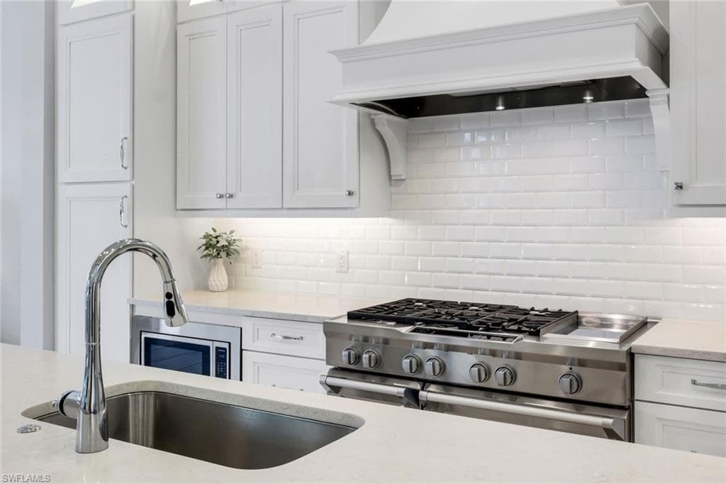 3233 Tavolara Ln, Naples, FL 34114-10