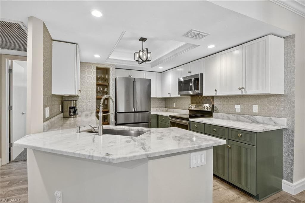 636 Wiggins Bay Dr 636, Naples, FL 34110-13